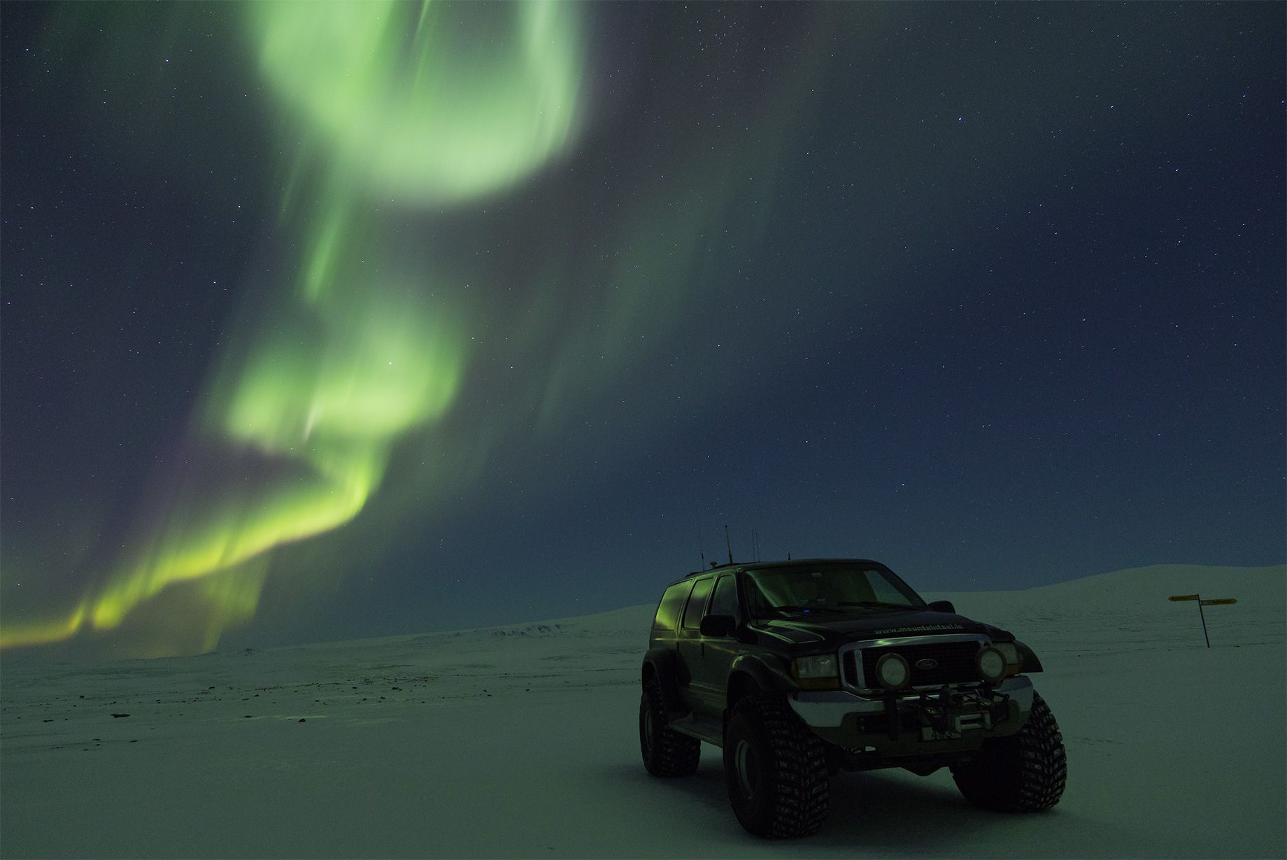 northern lights tour iceland super jeep